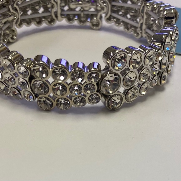 Monet Jewelry The Bridal Collection Stretch Bracelet- NEW - Picture 2 of 4